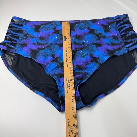 NWT Hot Topic Women's Galaxy High Waisted Swim Bikini Bottoms Plus Size 4X - Picture 10 of 12